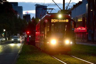 Eine Stadtbahn auf Dortmunds Schienen: Nun auch täglich nach Mitternacht unterwegs.