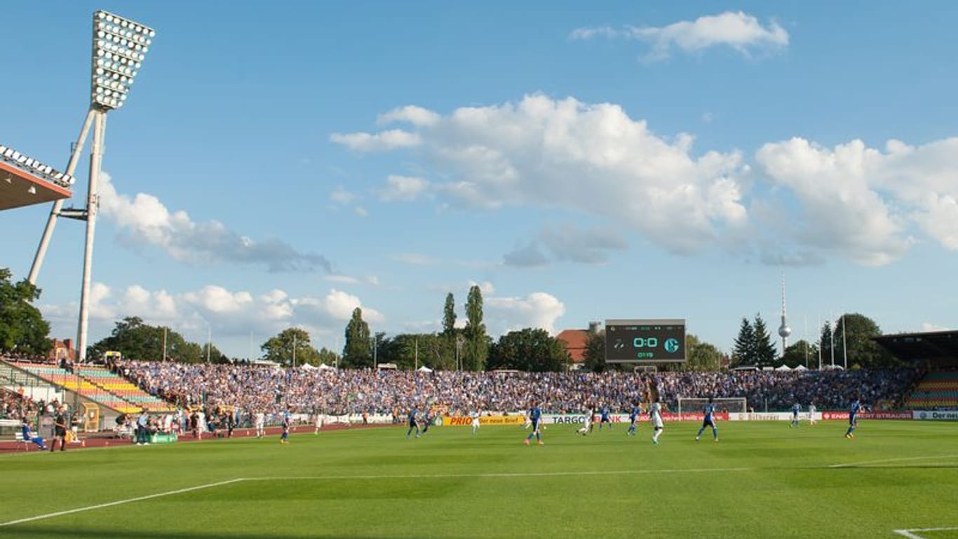 Fußball DFB-Pokal, BFC Dynamo - FC Schalke 04, 1. Runde in Friedrich-Ludwig-Jahn-Sportpark, Berlin