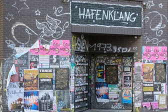 Blick auf das Hafenklang in der Große Elbstraße in Hamburg: Der Club war in eine existenzbedrohende Lage geraten.