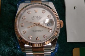 Auch diese Rolex befindet sich unter den Uhren, die ersteigert werden können.