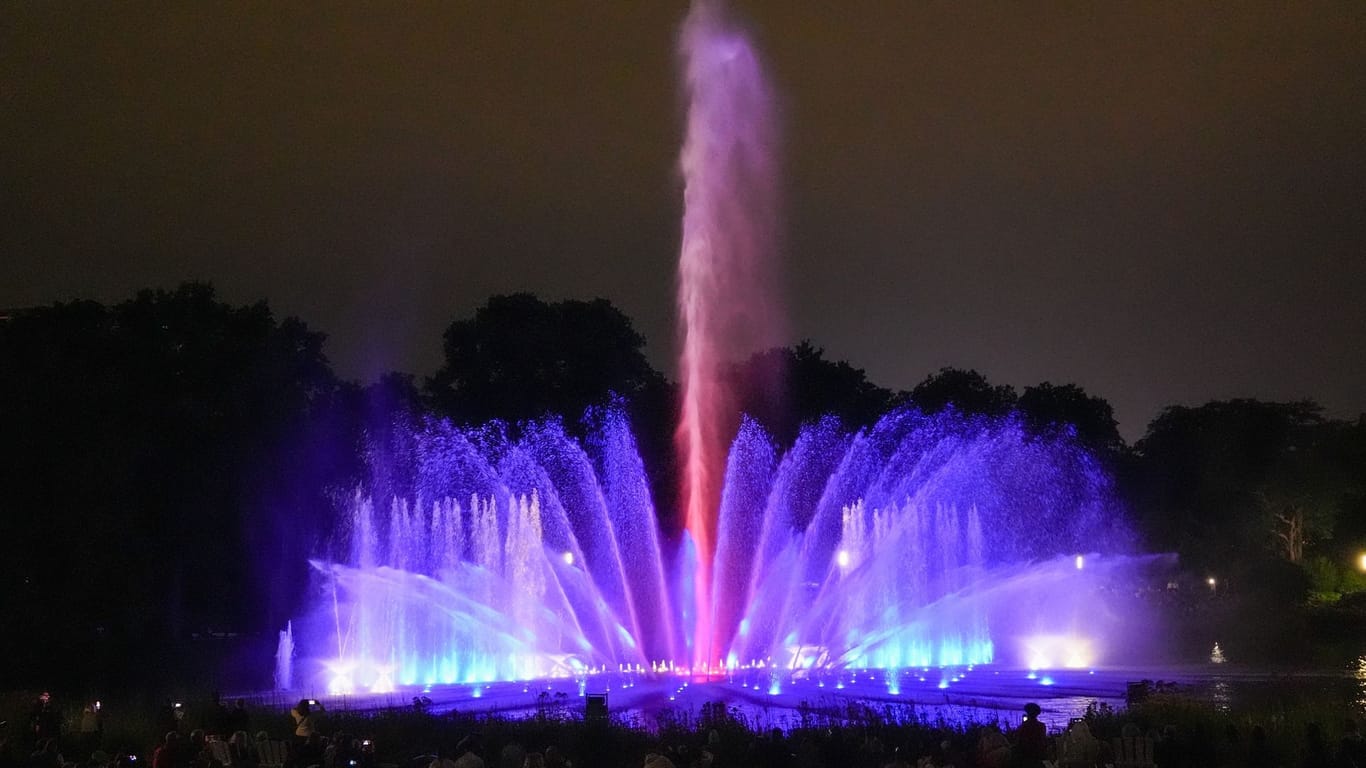 Bis Ende August beginnt das Wasserlichtkonzert um 22 Uhr, dann wird der Start auf 21 Uhr vorgezogen.