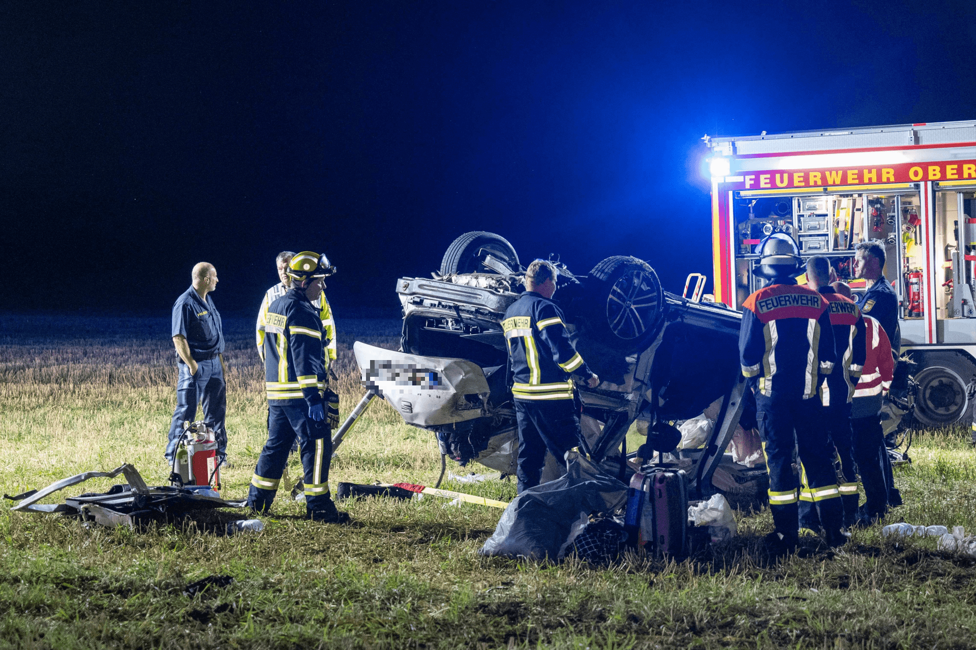 Nach einem Unfall auf der Autobahn 93 in der Oberpfalz kam ein 66-jähriger Autofahrer am Freitag ums Leben.