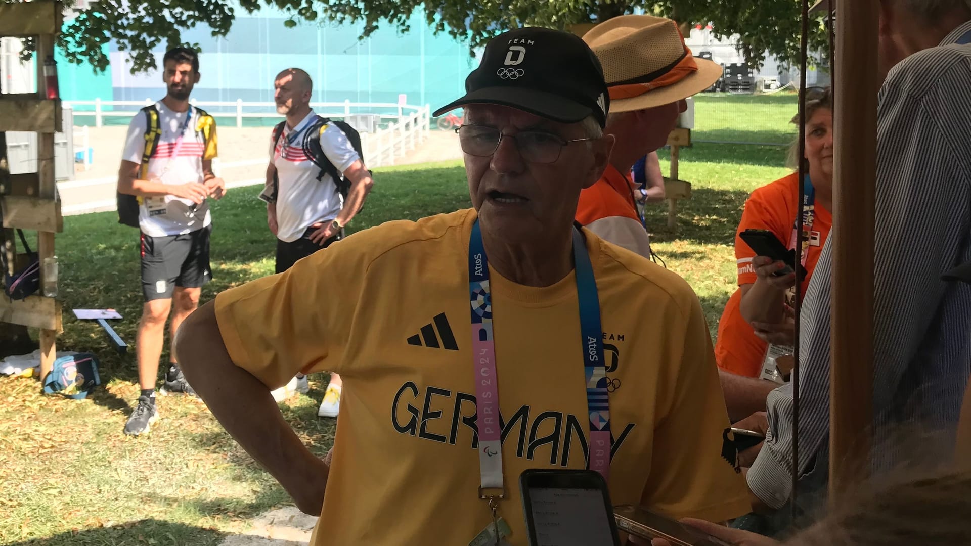 Bundestrainer Otto Becker war nach dem olympischen Mannschaftswettbewerb der Springreiter "begeistert" vom hohen Niveau.