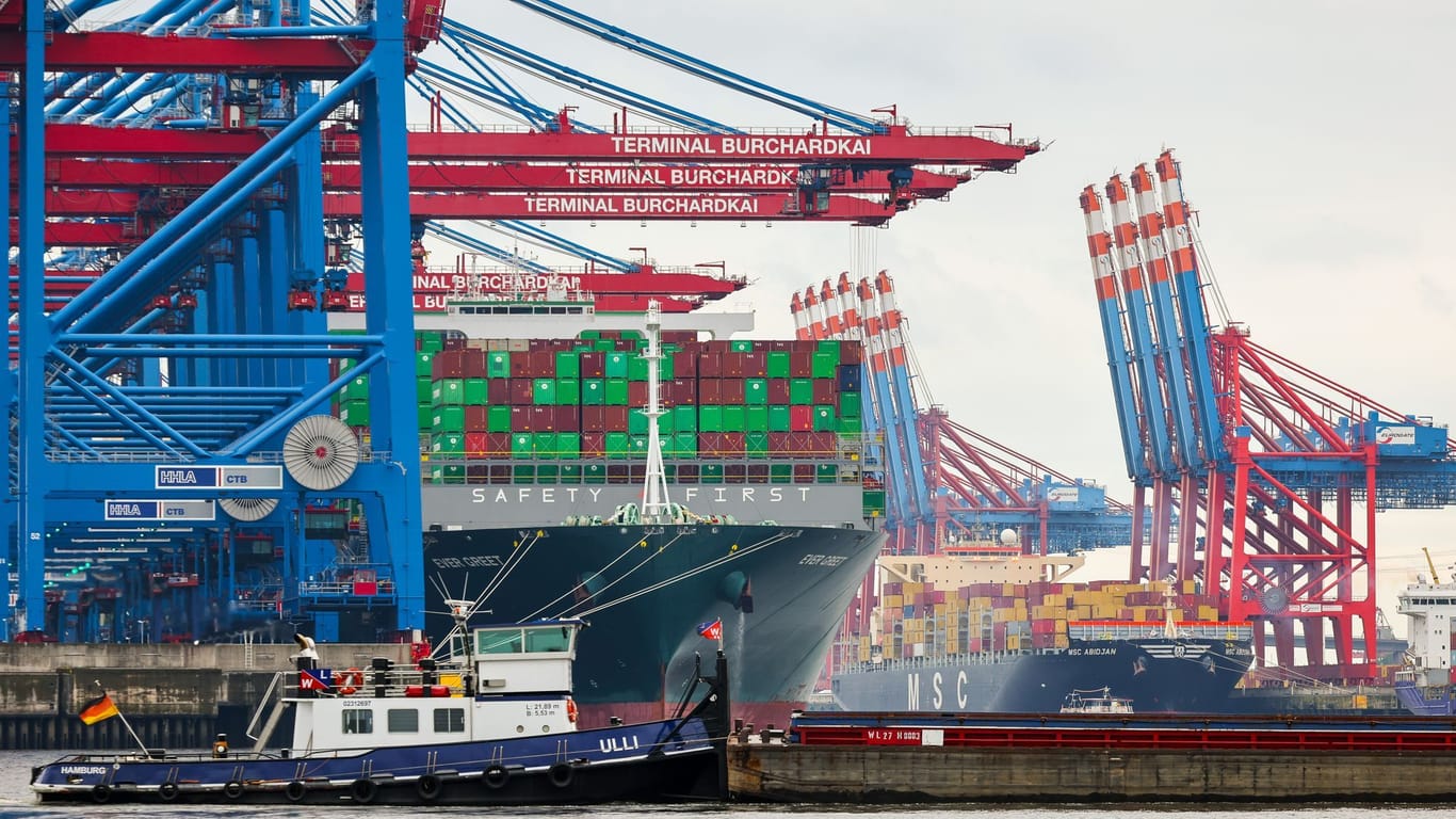 Containerterminal in Hamburg (Symbolbild): Um 12 Uhr soll die Bombe entschärft werden.