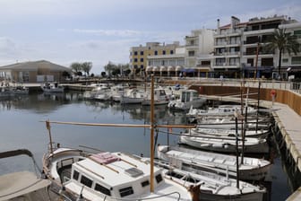 Hafen in Cala Bona, Mallorca: Hier lag die Unfall-Yacht vor Anker.