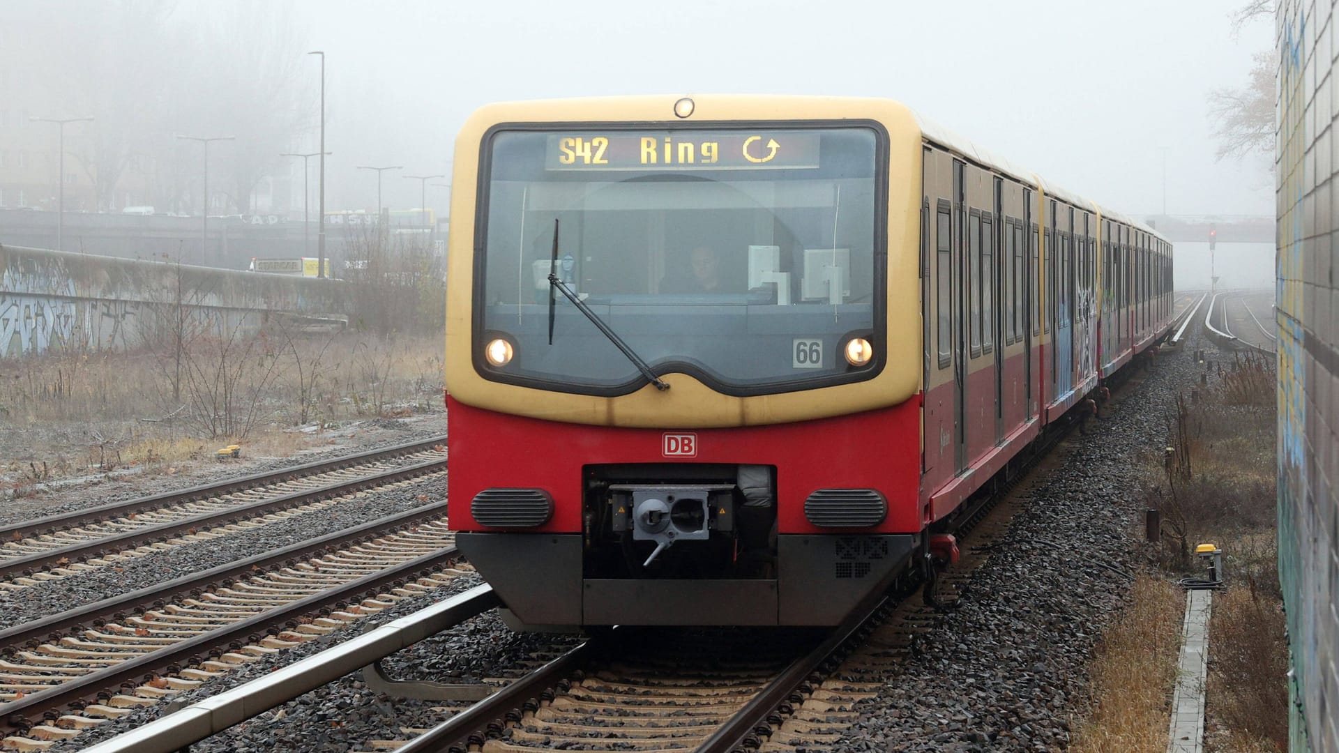 Die Ringbahn in Berlin (Archivbild): Nach Vandalismus fährt sie am Morgen nur eingeschränkt.