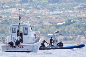 Gesunkene Jacht vor Sizilien: Suche nach Vermissten läuft