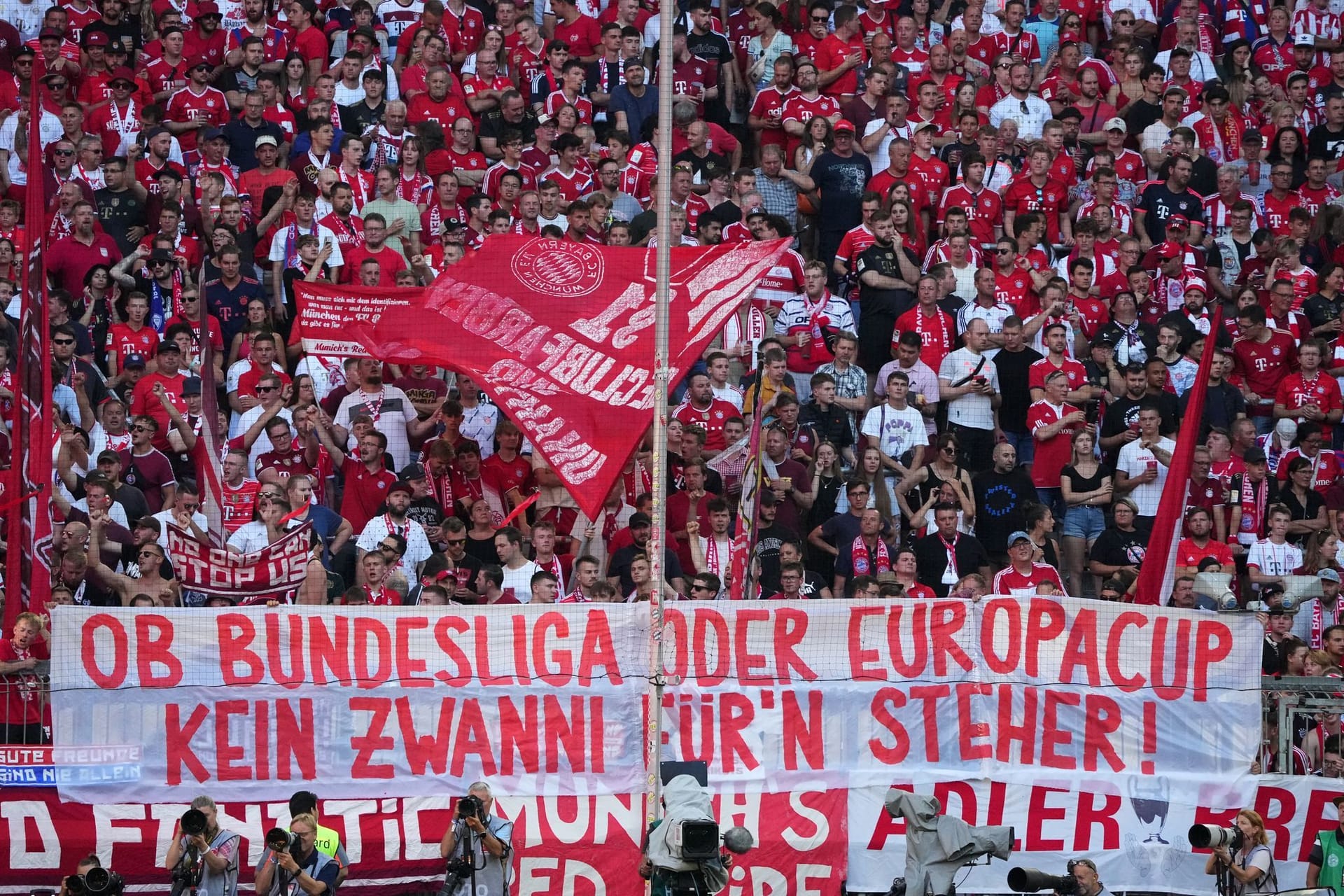 Bayern München - VfL Wolfsburg