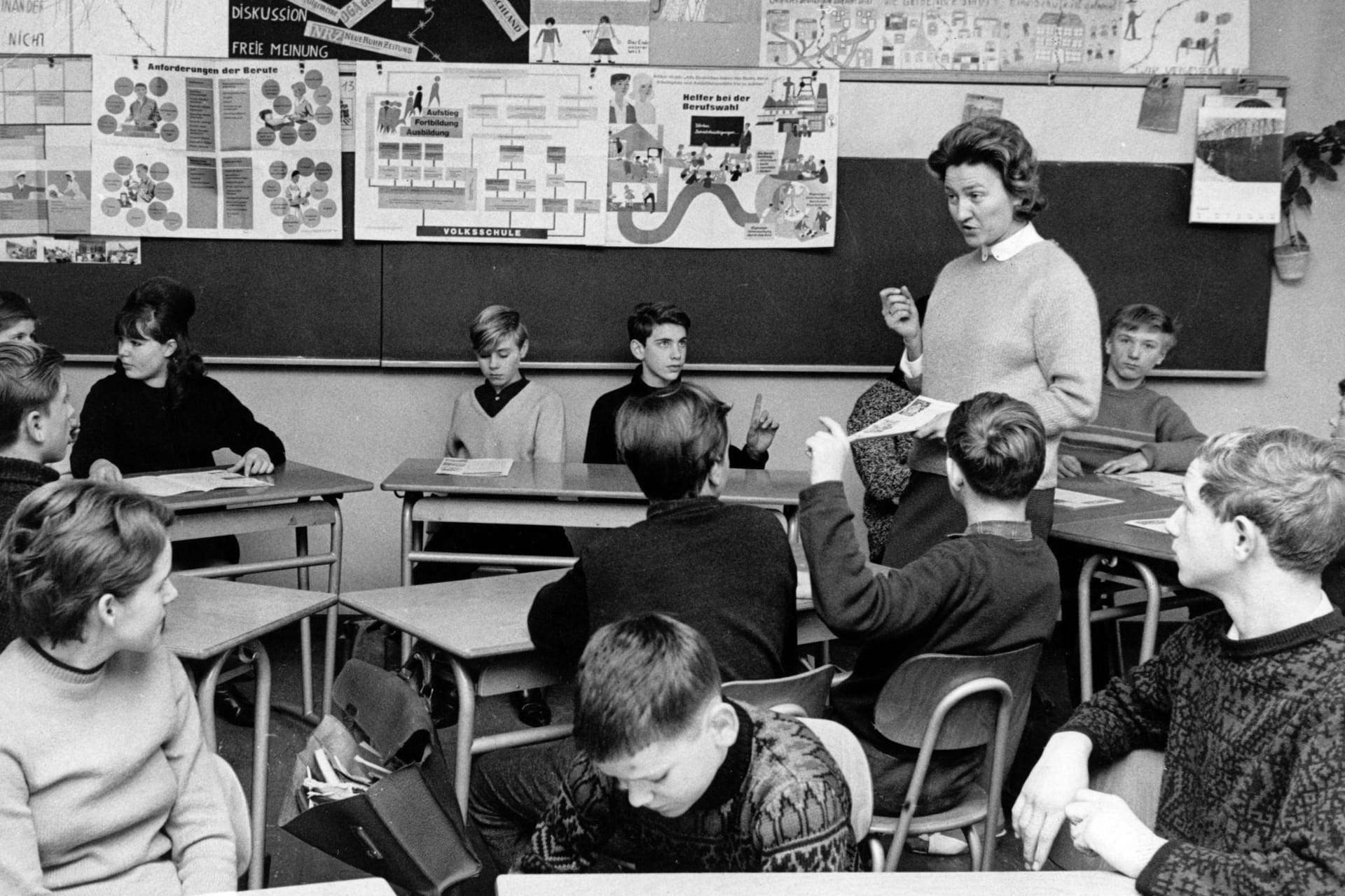 Schulunterricht in einer Volksschule - 1965