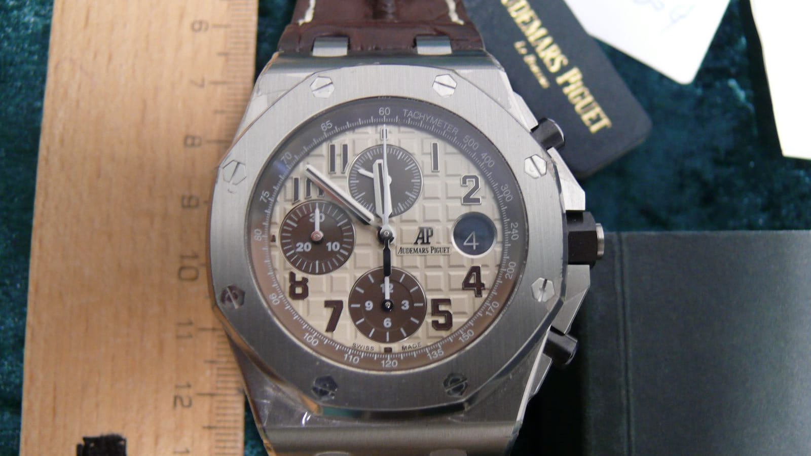 Für diese Uhr von Audemars Piguet werden mehr als 20.000 Euro aufgerufen.