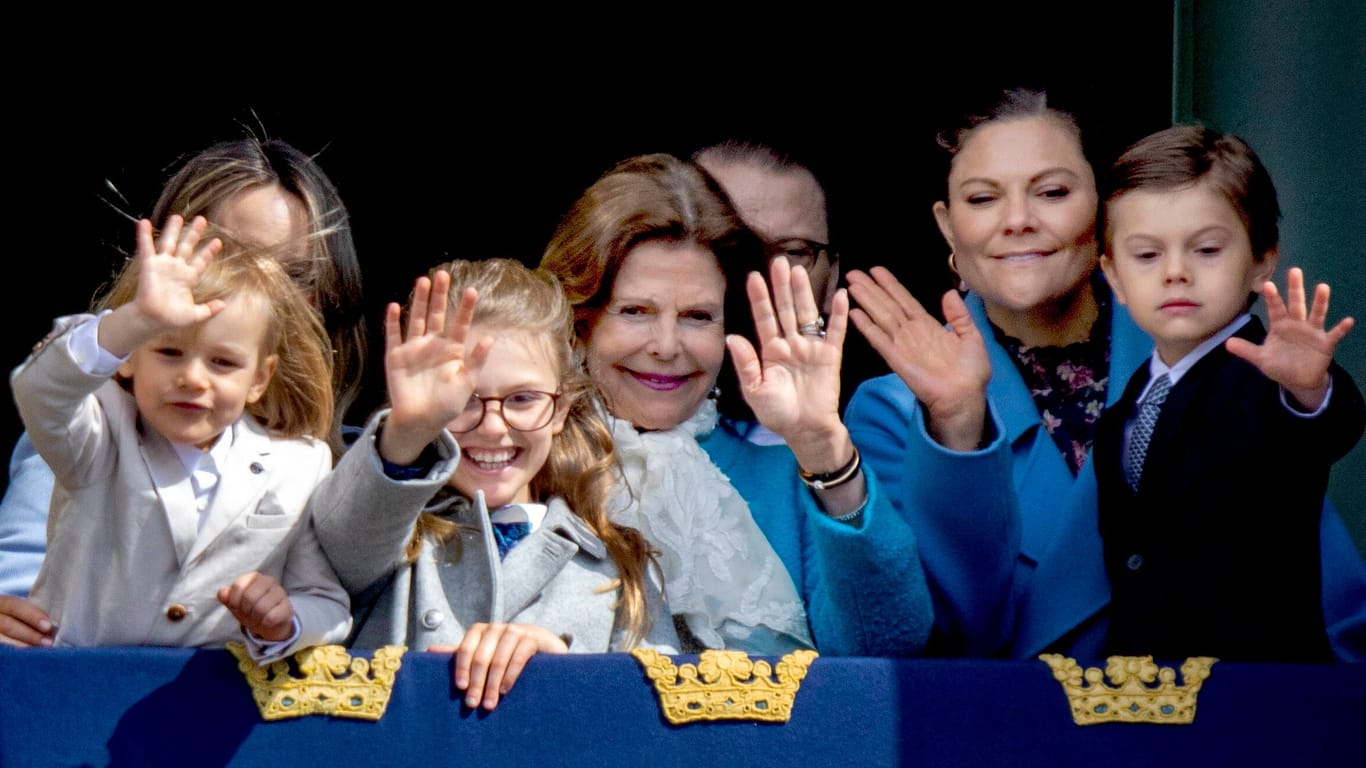 Schwedenfamilie: Prinz Gabriel mit seinen Geschwistern Estelle und Oscar sowie Mama Victoria und Oma Silvia.