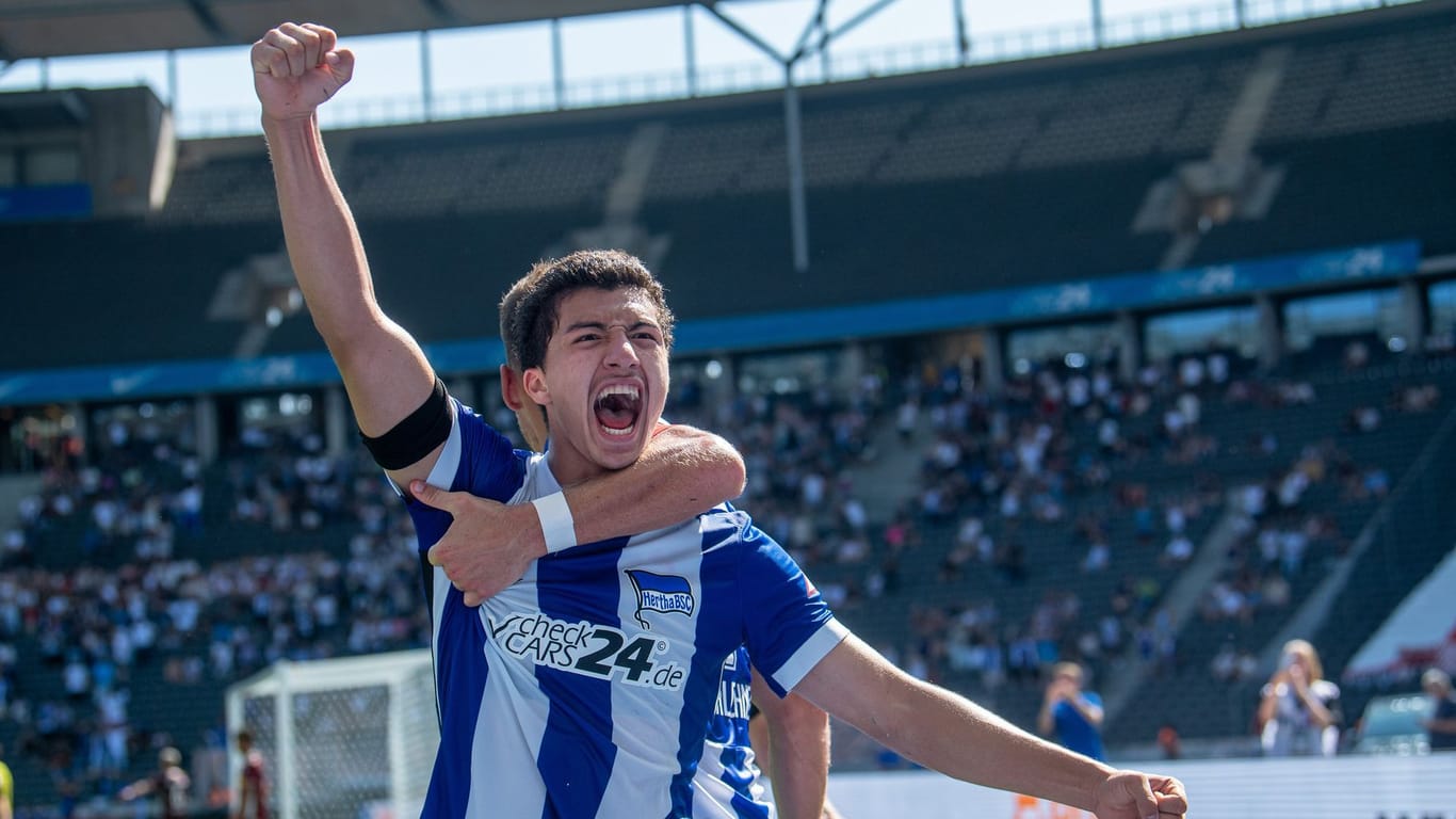 Ibrahim Maza jubelt: Er brachte die Hertha in Führung.