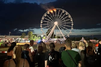 Mehrere Menschen wurden bei dem Feuer verletzt.