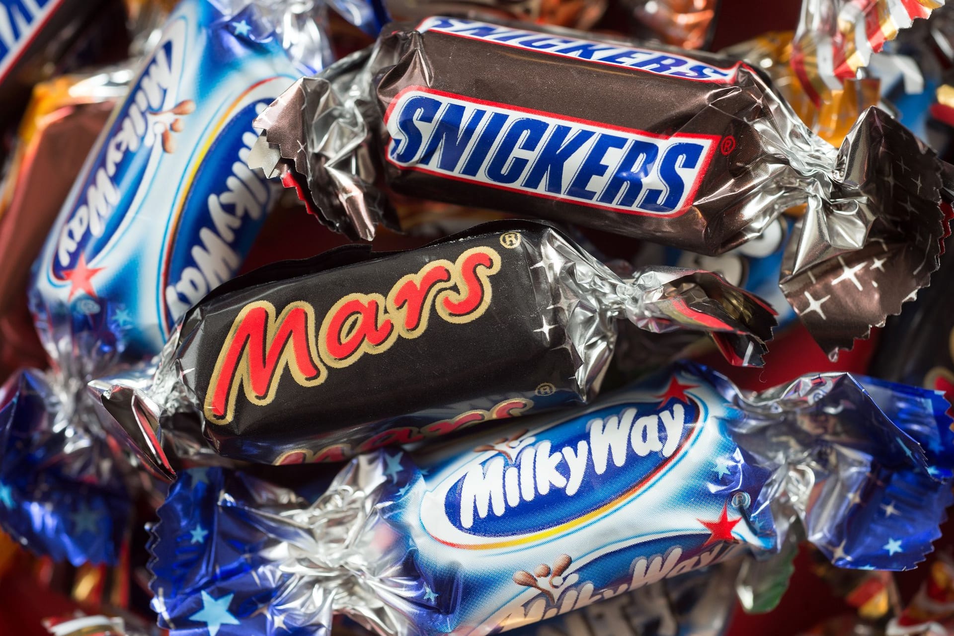 Bekannte Markenprodukte: Mars, Snickers und Milky Way.