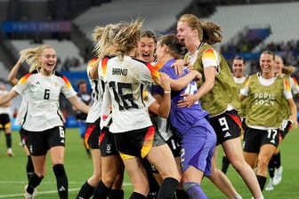 DFB-Frauen: Sie haben sich einen spannenden Kampf gegen Kanada geliefert.