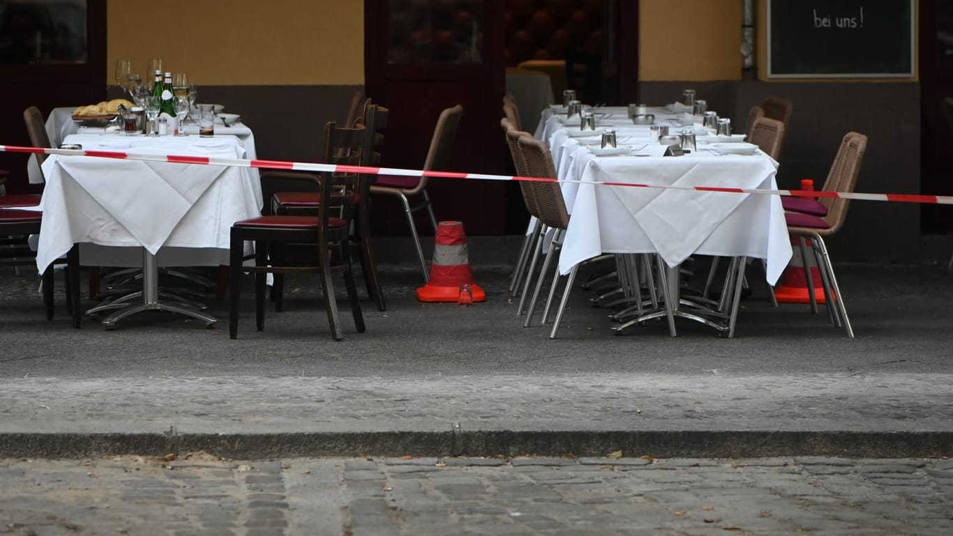 Tatort Schlüterstraße: Der angeschossene Restaurantgast kam mit Verletzungen in eine Klinik.