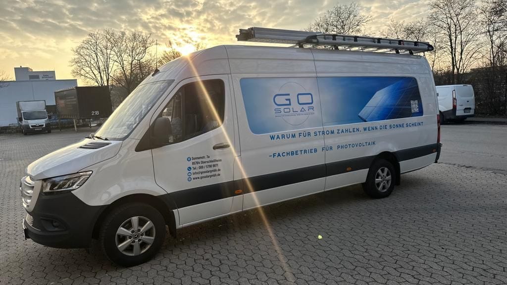 Firmenwagen der Go Solar GmbH: Etliche Kunden des Unternehmens wurden offenbar Betrugsopfer des Geschäftsführers.