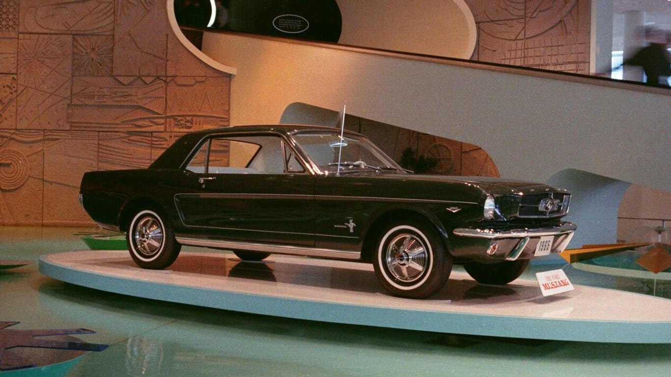 Beginn einer Weltkarriere: 1964 kam der Ford Mustang auf den Markt. Schon am ersten Tag gab es 22.000 Bestellungen. Die landesweit ausgestrahlten Werbespots erreichten 29 Millionen Zuschauer.