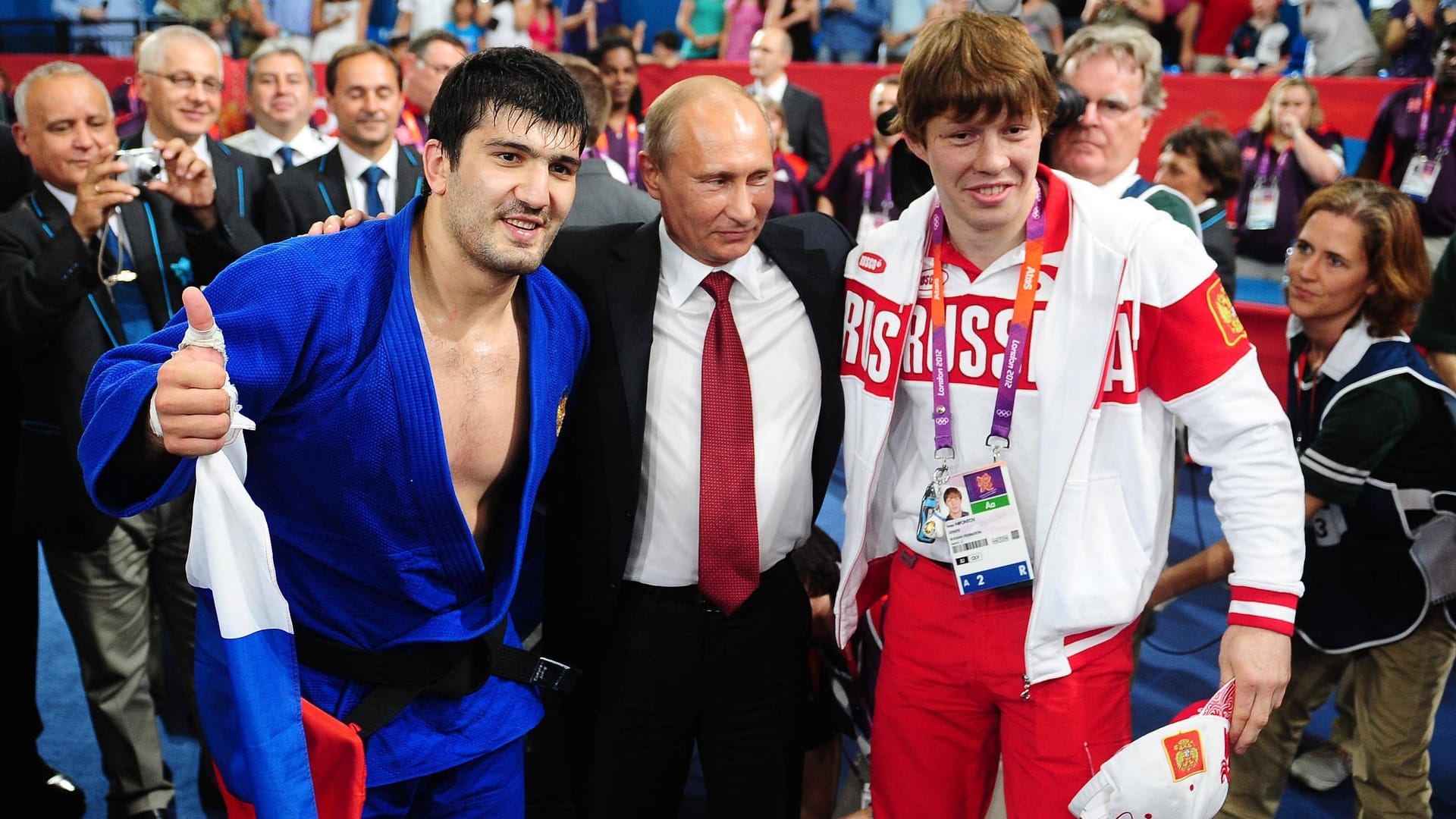 Olympia 2012 in London: Wladimir Putin mit dem russischen Goldmedaillengewinner Chaibulajew (l.).