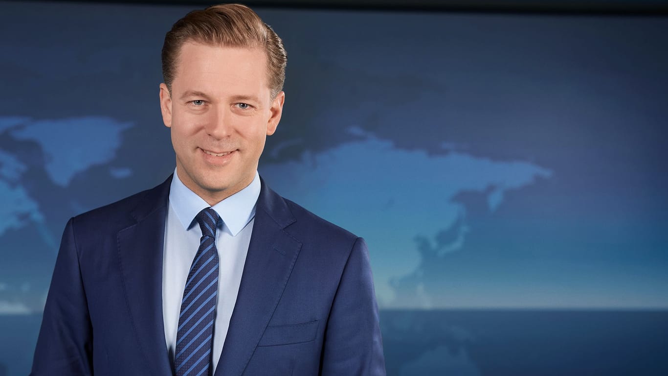 Helge Fuhst: Der Journalist präsentiert die ARD-"Tagesthemen".