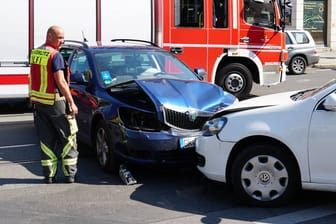 Teilschuld trotz Vorfahrt: Es kommt auf die Begleitumstände an.