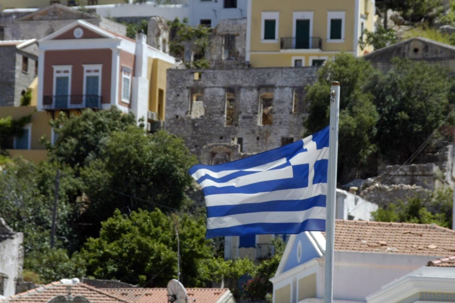 Symi (Archivbild): Vor der griechischen Insel wurde ein Mann erschossen.