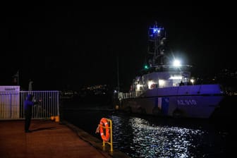 Griechische Küstenwache (Symbolbild): Die vermisste Deutsche wird auch im Meer gesucht.