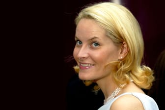 Mette-Marit von Norwegen: Die Prinzessin wurde 1997 zum ersten Mal Mutter.