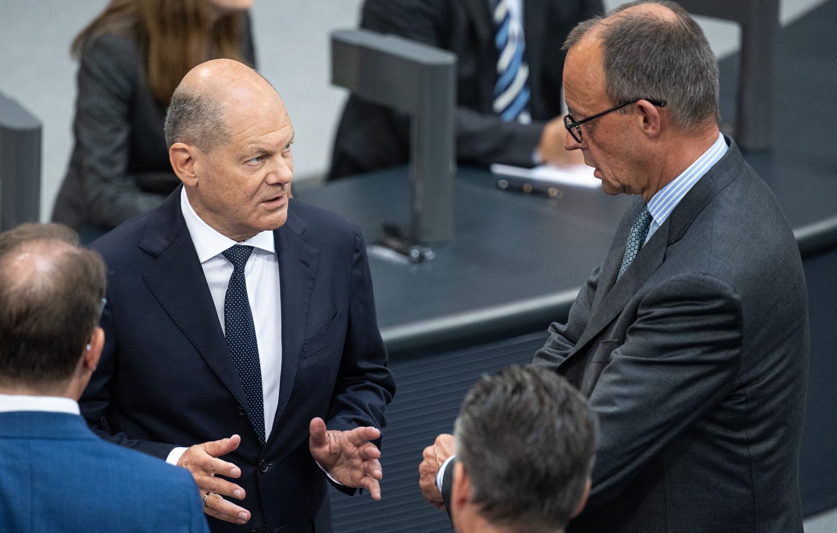 Olaf Scholz und Friedrich Merz haben ein angeschlagenes Arbeitsverhältnis.