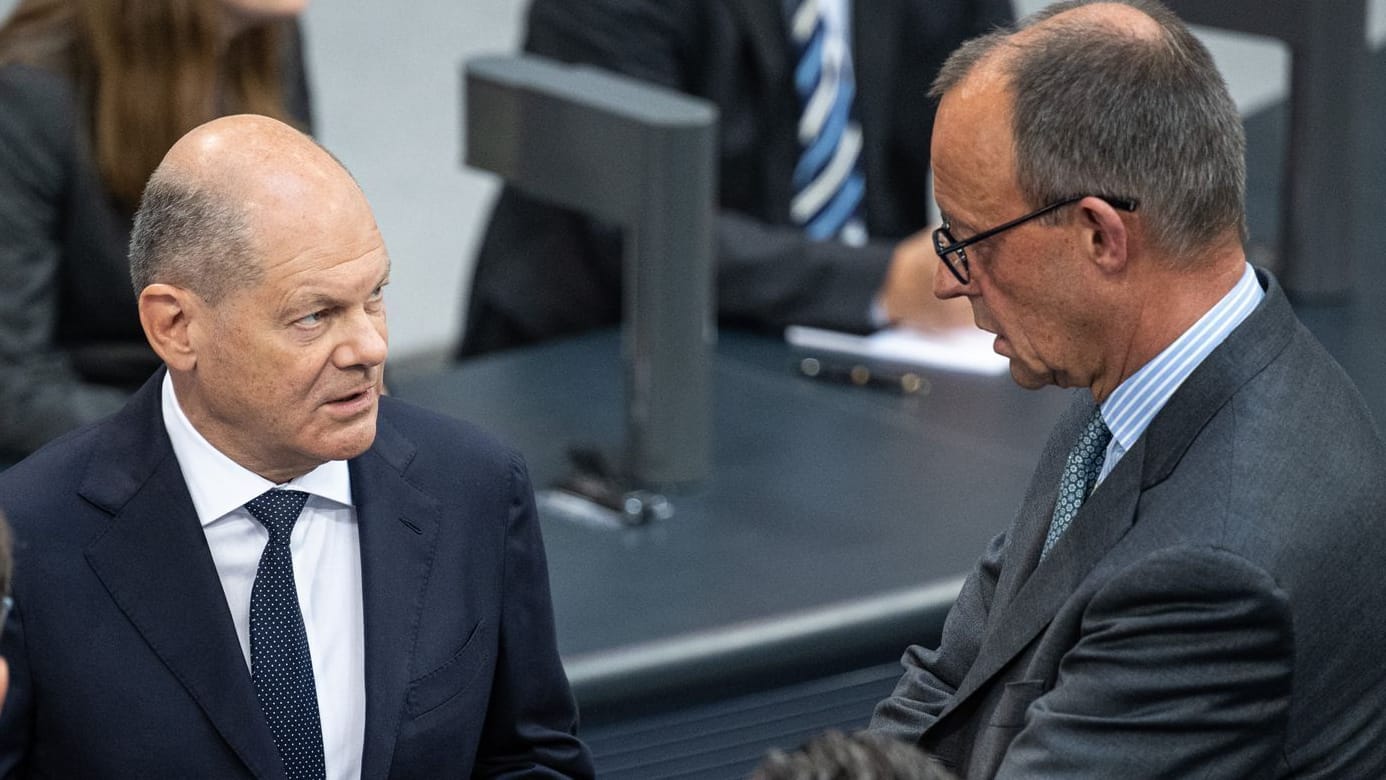 Olaf Scholz und Friedrich Merz haben ein angeschlagenes Arbeitsverhältnis.