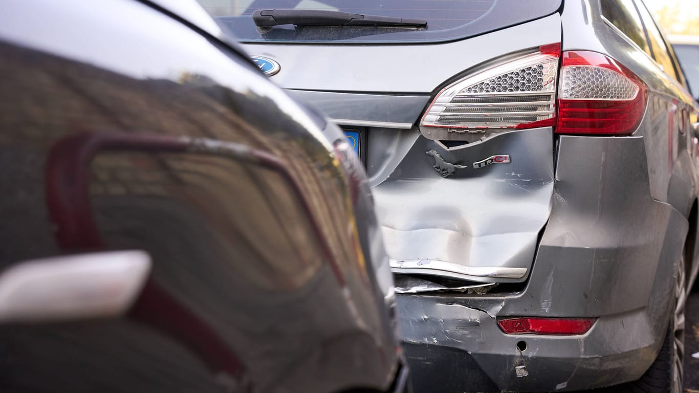 Unfall beim Wenden: Kleine Umwege können großen Ärger ersparen.