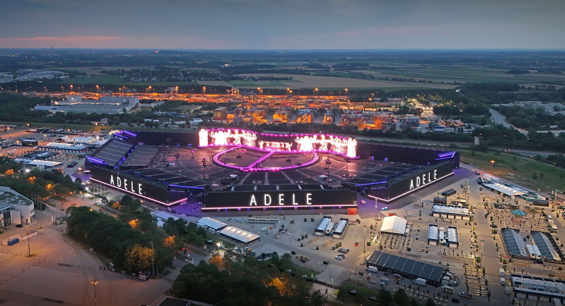 Soundcheck von Adele: Auf diesem gigantischen Gelände geht es an diesem Freitag mit der Konzertreihe los.