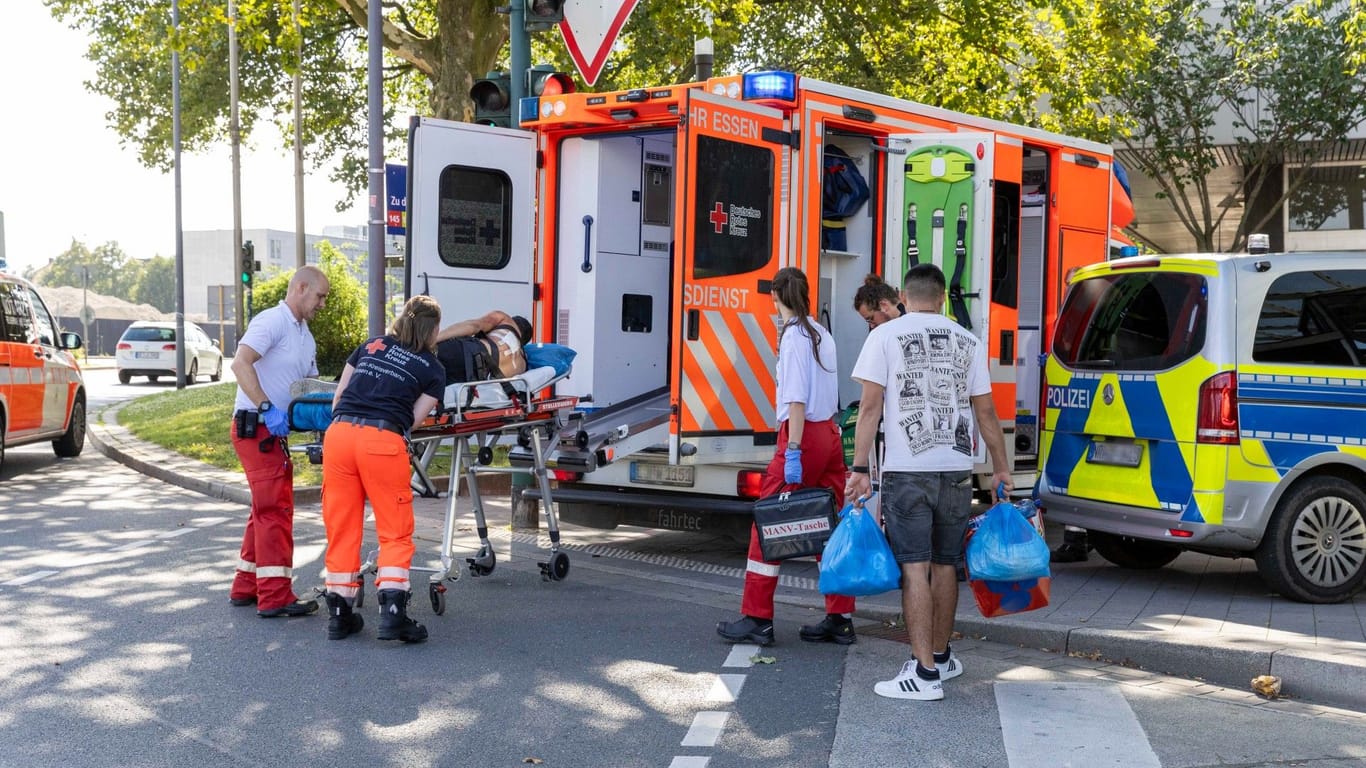 Bei Streitigkeiten am Essener Hauptbahnhof ist am Montag ein Mann verletzt worden.