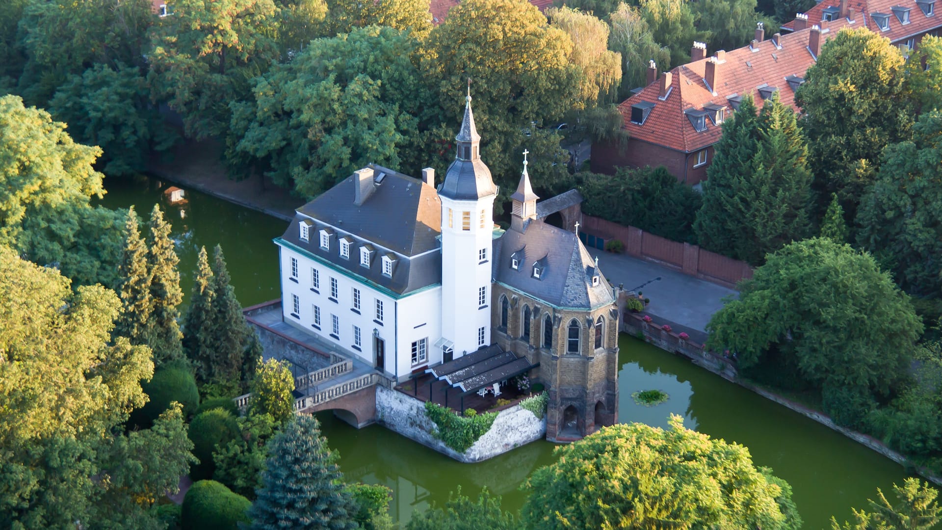 Ballonfahrt über Köln - Wasserschloss Weißhaus