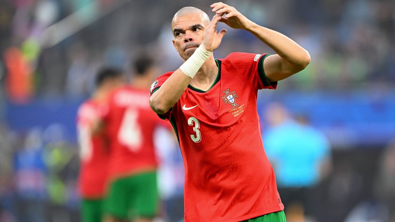 Abschiedsapplaus: Pepe im Portugal-Trikot bei der EM 2024.