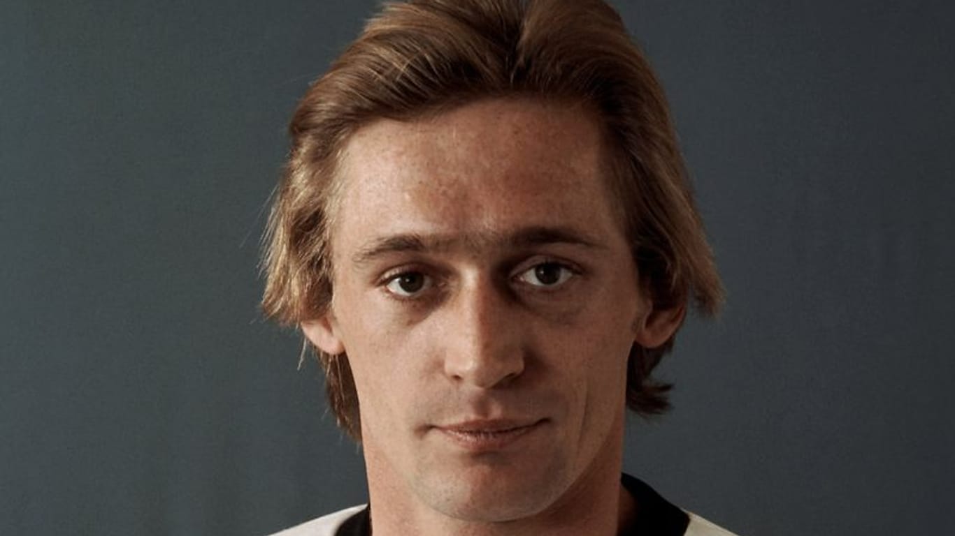 Der damalige deutsche Fußball-Nationalspieler Hans Weiner, Lizenzspieler bei Hertha BSC für die Saison 1978/1979, aufgenommen im April 1978.