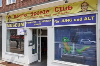 Der Retro-Spiele-Club, ein Museum zu 60 Jahre Computertechnik und -Spielen: Die Besucher dürfen alle Geräte benutzen.