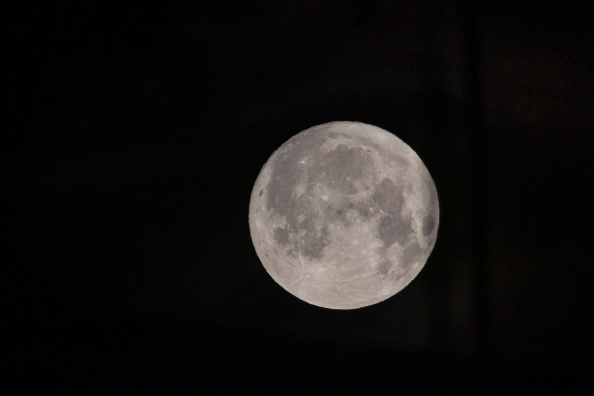 "Blue Moon": Auch wenn der Name darauf hindeutet – der Mond erscheint eigentlich nicht blau.