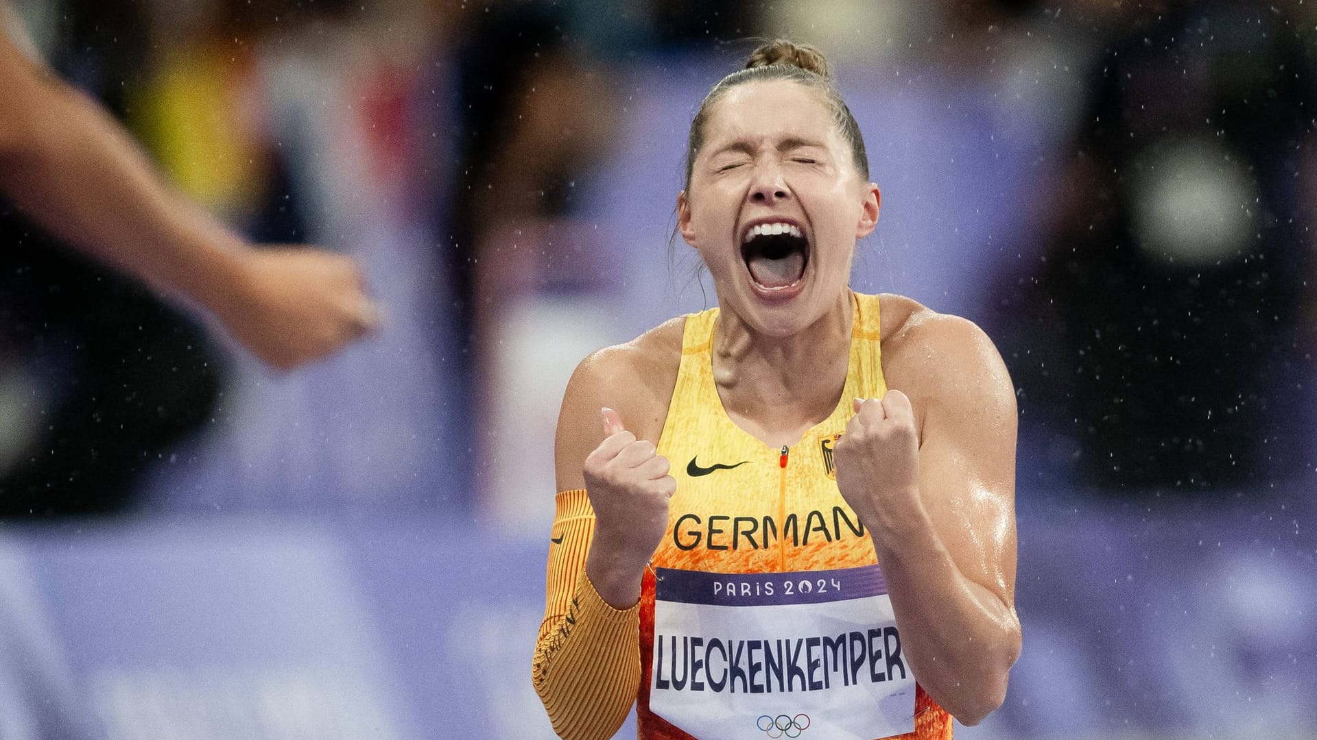 Gina Lückenkemper: Sie schrie nach dem Erfolg mit der 4x100 Meter-Staffel und dem Bronzegewinn.