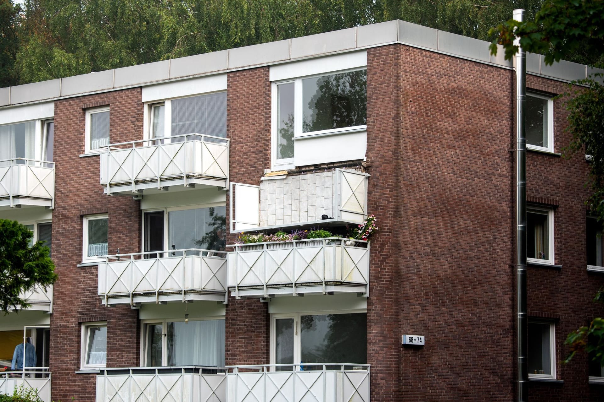 Balkon bricht in Hamburg ab - Sechs Menschen verletzt