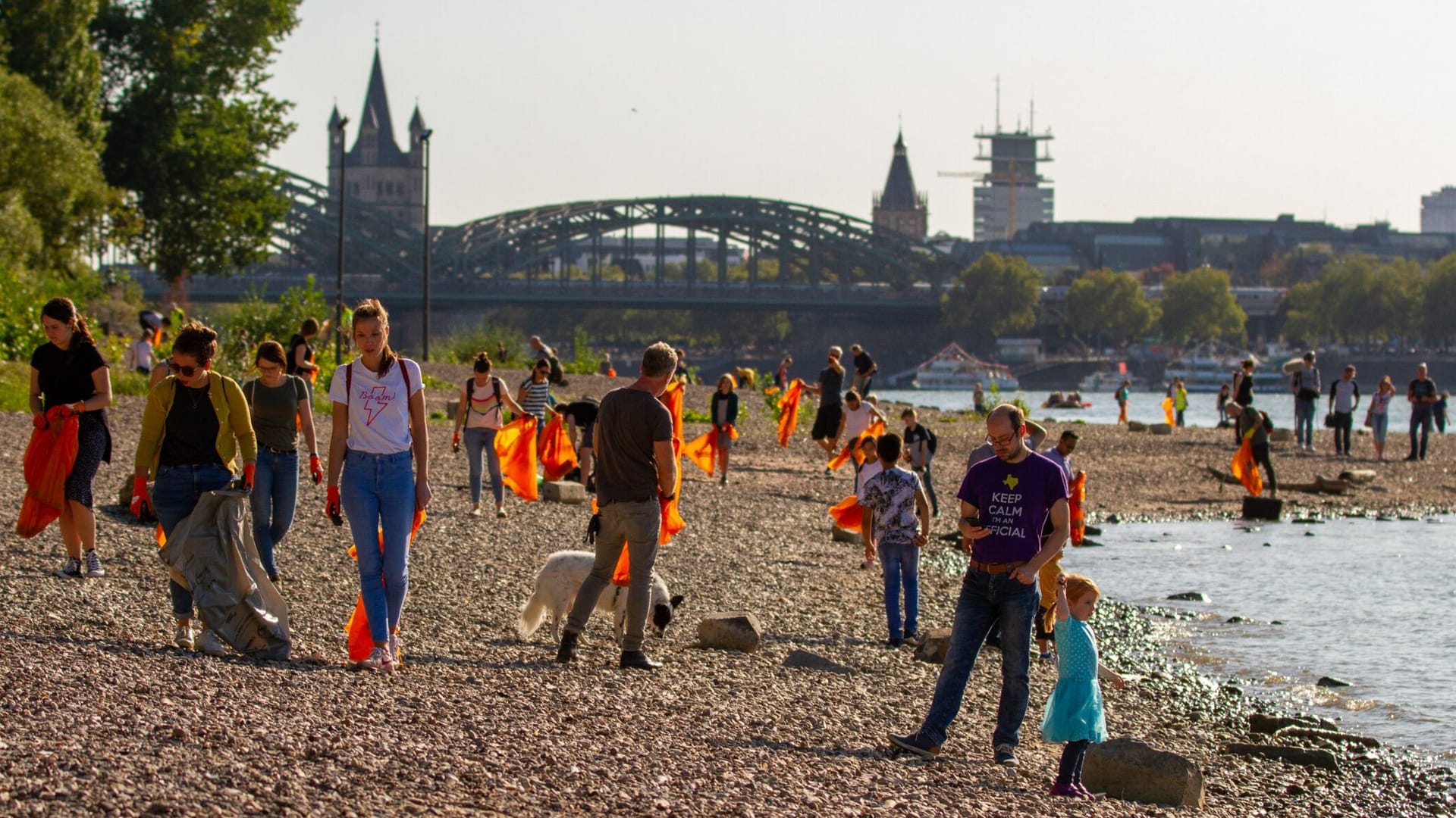 Deutzer Aktion beim Rhine CleanUp 2019 (Archivbild): In diesem Jahr die Aktion am Rheinunfer auf Höhe des Jugendparks statt.