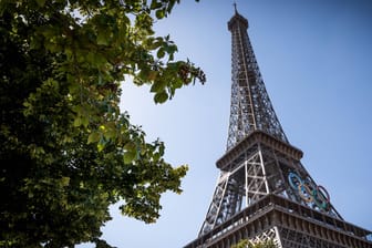 Der Eiffelturm in Paris: Am Sonntag kam es hier zu einem Polizeieinsatz.