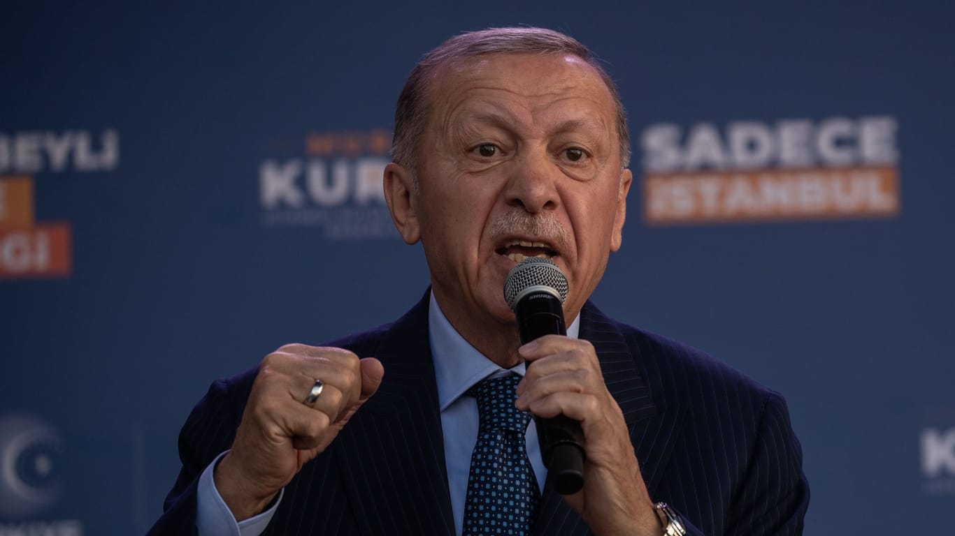 Recep Tayyip Erdoğan: Der türkische Präsident kämpft weiterhin gegen die Wirtschaftskrise ind er Türkei – mit bescheidenem Erfolg.