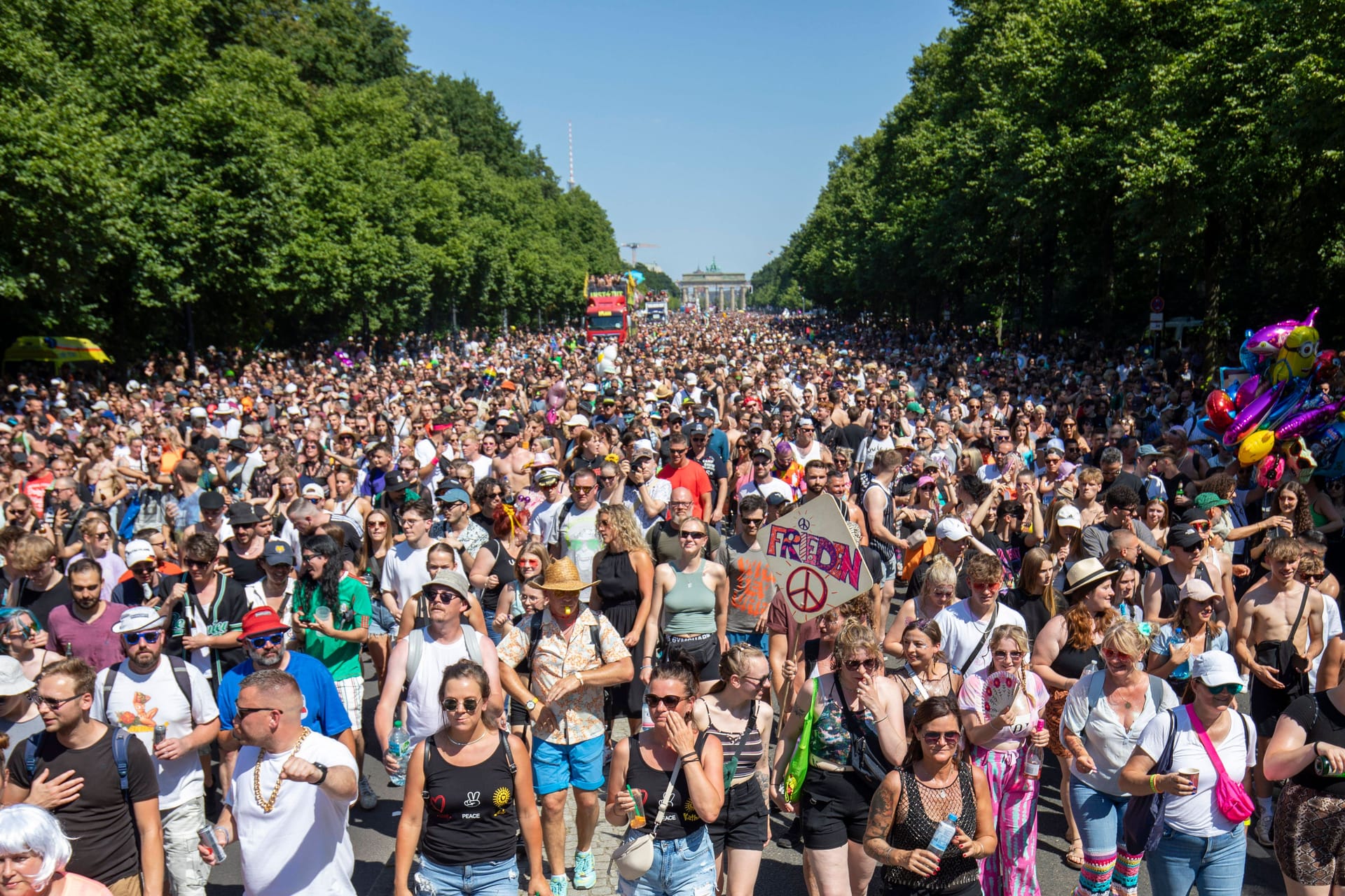 Rave The Planet in Berlin (Archivbild): Zu der Veranstaltung werden Tausende Personen erwartet.
