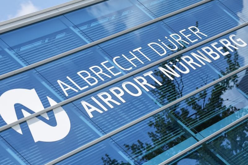 Flughafen Nürnberg: Klimaaktivisten drangen am Donnerstag auf das Rollfeld vor.