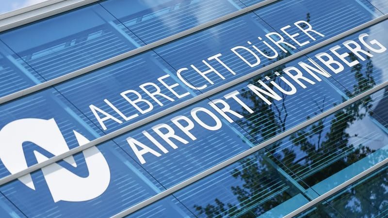 Flughafen Nürnberg: Klimaaktivisten drangen am Donnerstag auf das Rollfeld vor.