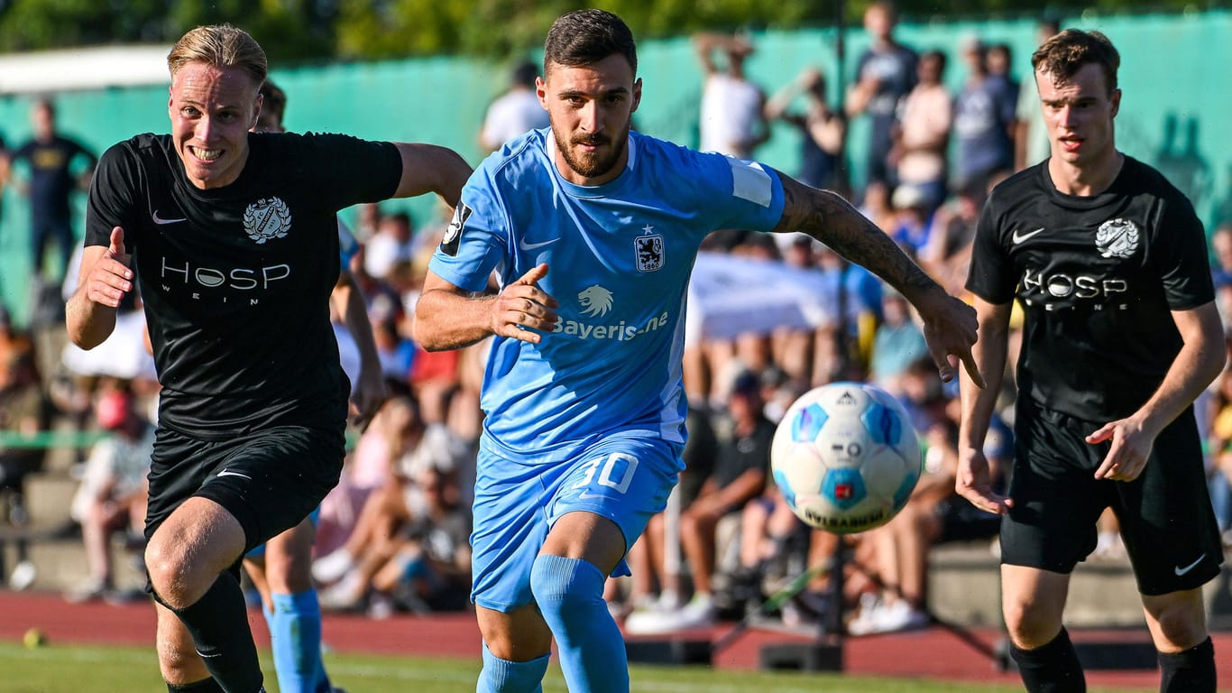 Müssen im Achtelfinale nach xy: Maximilian Wolfram und die Münchner "Löwen".