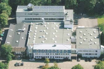 Das Gebäude der Firma Astro Strobel in Bergisch-Gladbach: Das Unternehmen hat jetzt Insolvenz angemeldet.