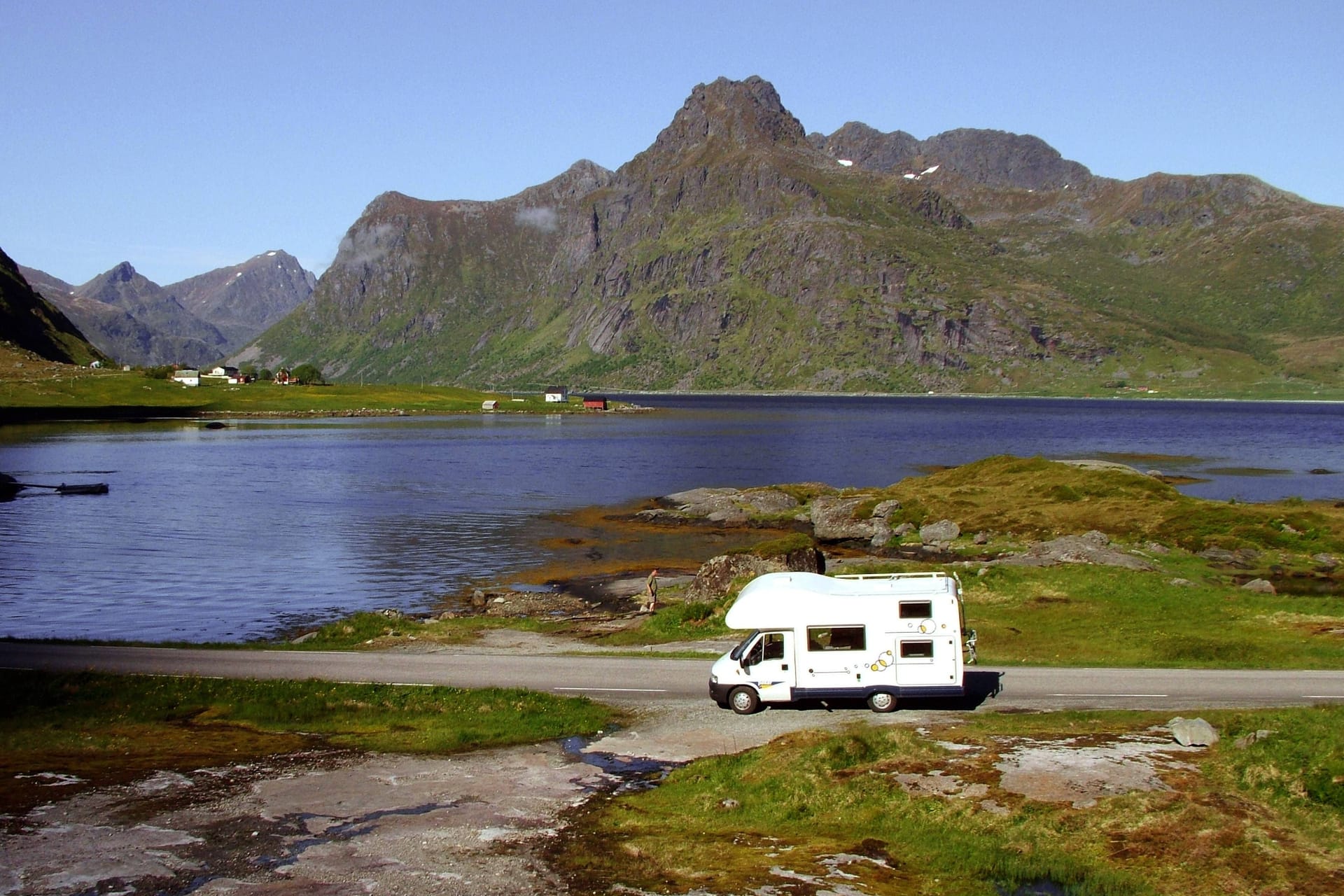 Ein Camper auf den Lofoten: Einigen Einheimischen ein Dorn im Auge.