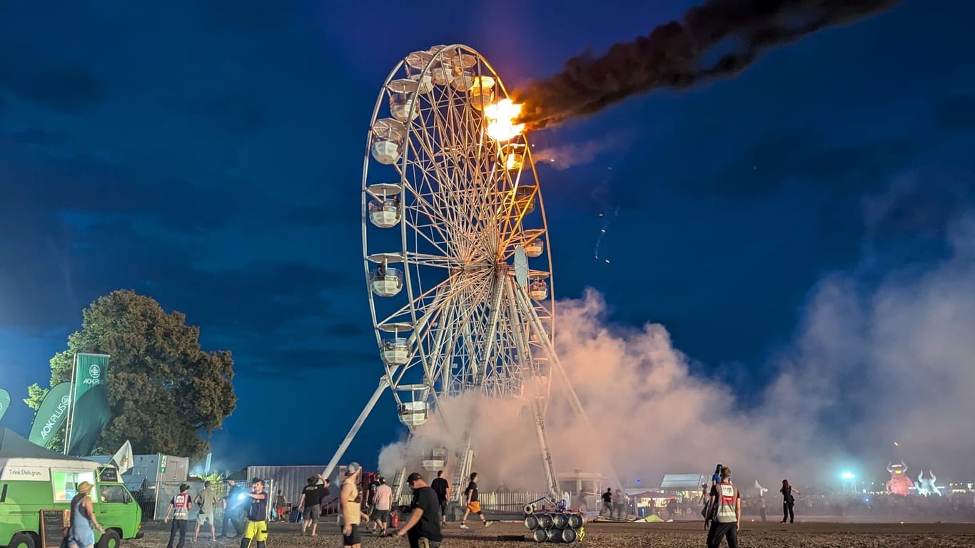 Highfield Festival - Riesenrad brennt